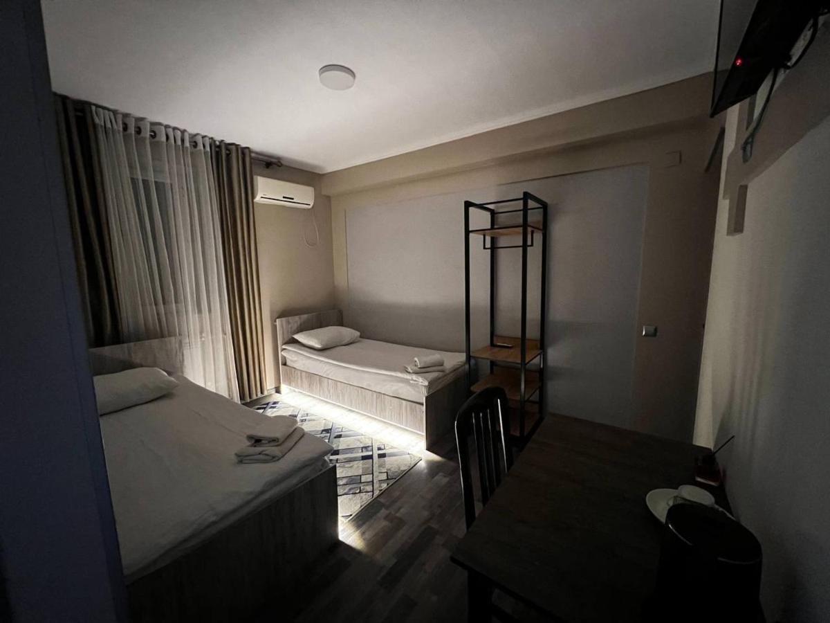Ave Hotel Ош Екстериор снимка
