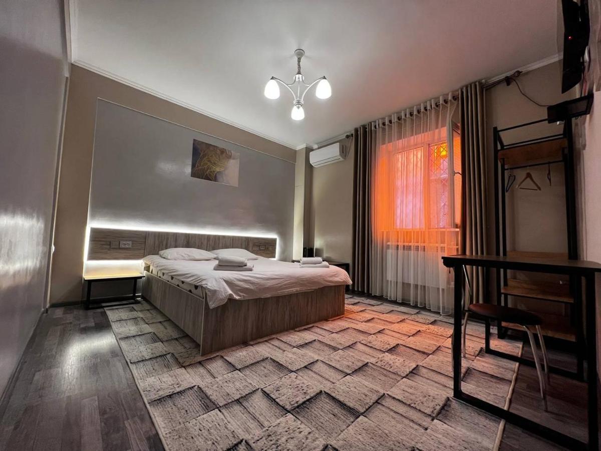 Ave Hotel Ош Екстериор снимка