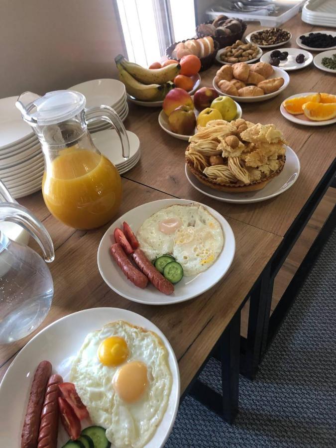 Ave Hotel Ош Екстериор снимка